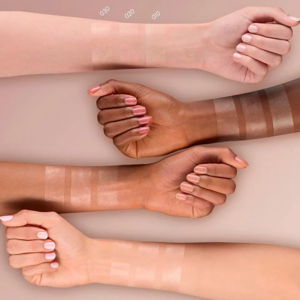 Catrice All Over Glow Tint 020 Keep Blushing Foundation