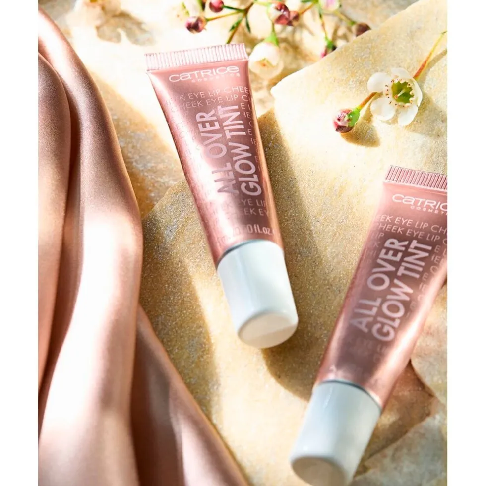 Catrice All Over Glow Tint 020 Keep Blushing Foundation