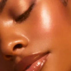 e.l.f. Halo Glow Berry Radiant Beauty Wand Blush