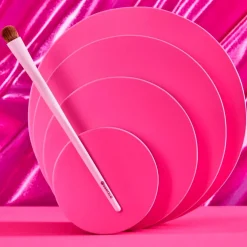 Essence 01 Throwing a Little Shade Eyeshadow Brush