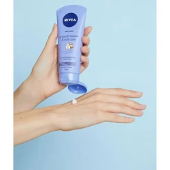 NIVEA Smooth Hands & Nail Care Handcrème